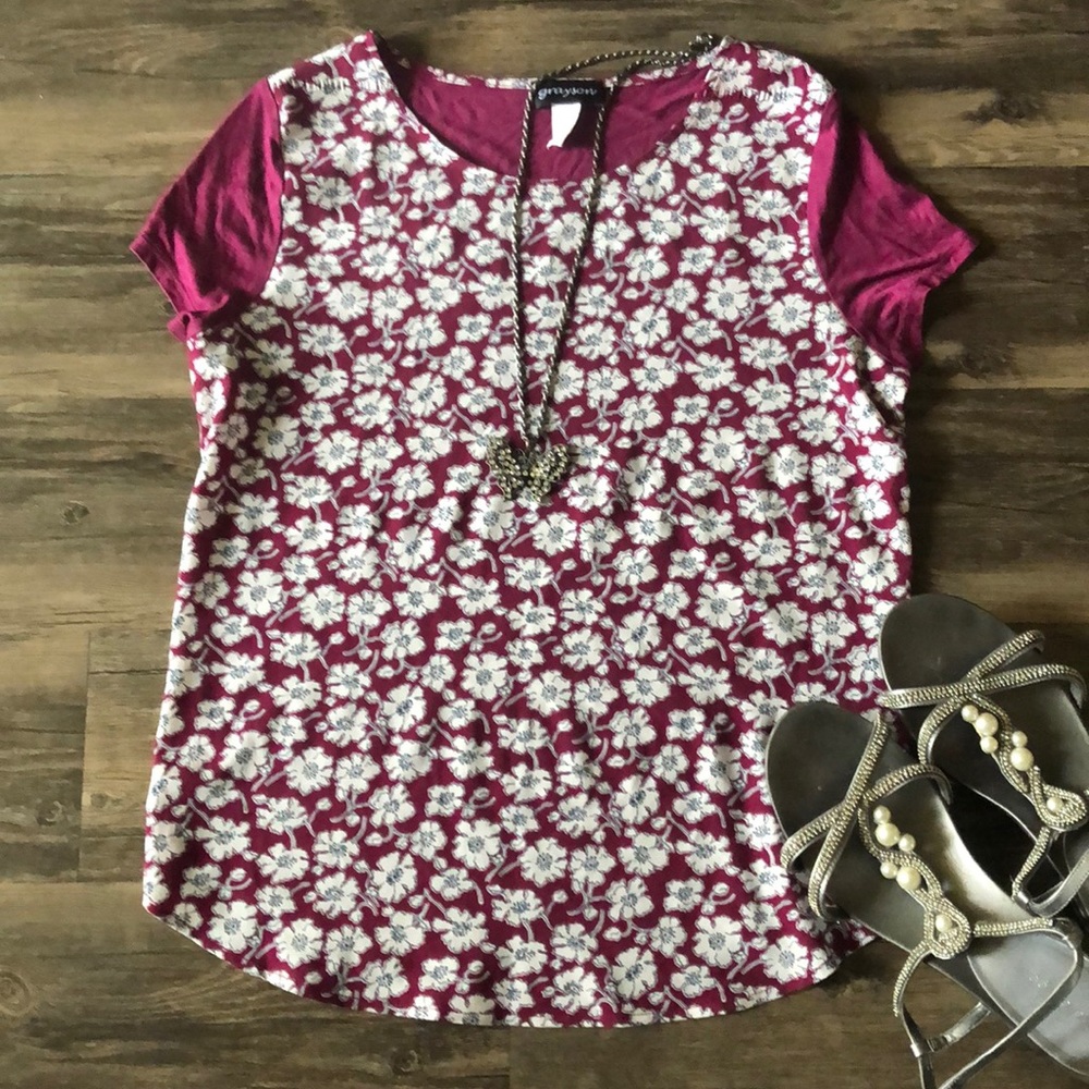 Grayson Maroon & White Career Top size Medium